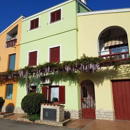 Apartments Judit Tar-Vabriga Exterior photo
